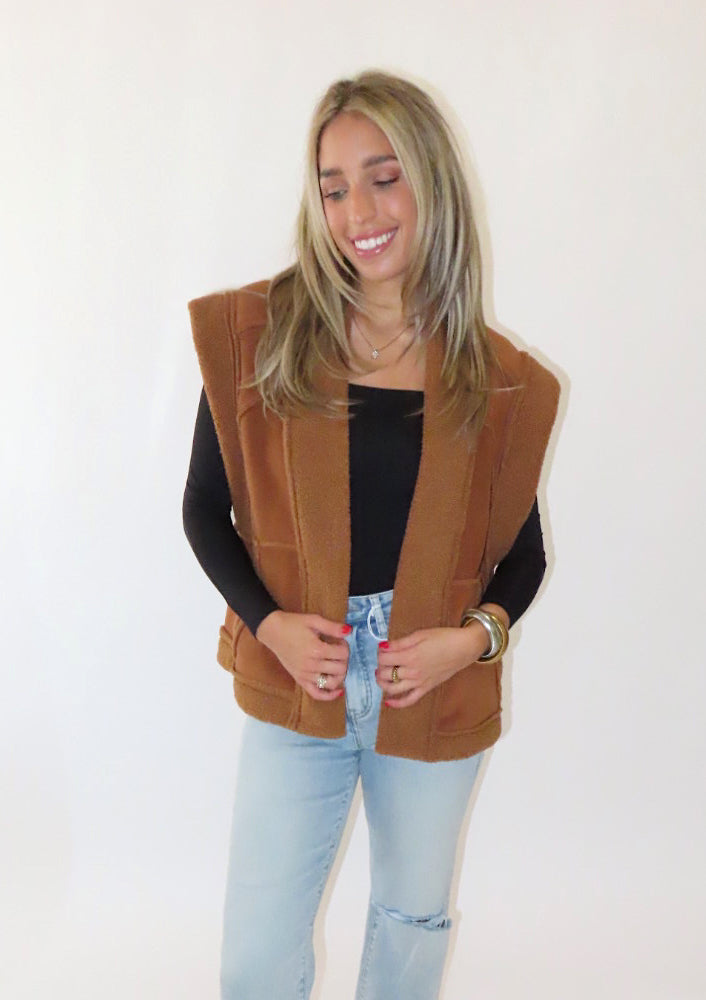 CAMEL SHERPA POCKET VEST