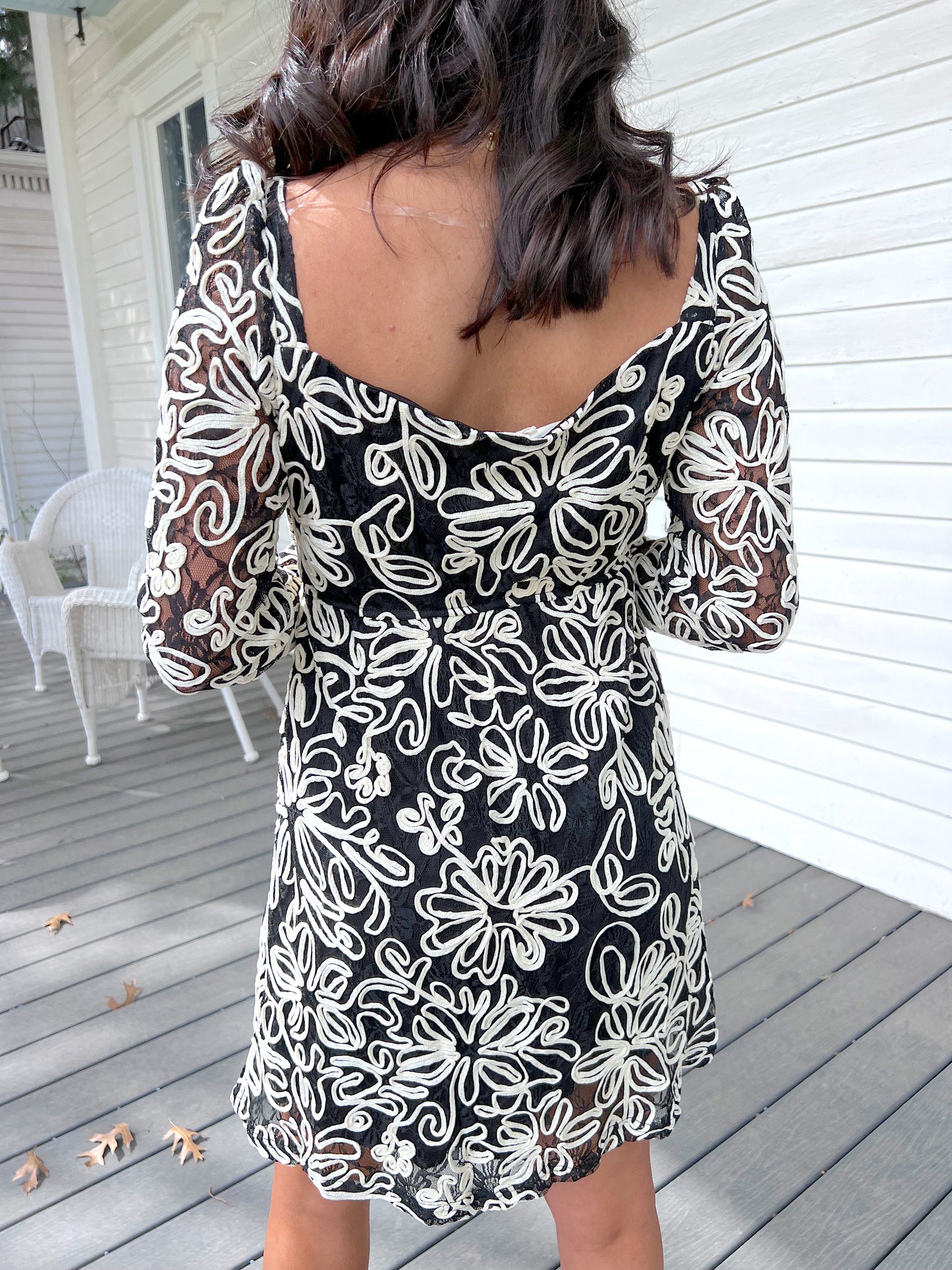 FLORAL EMBROIDERED LONGSLEEVE DRESS