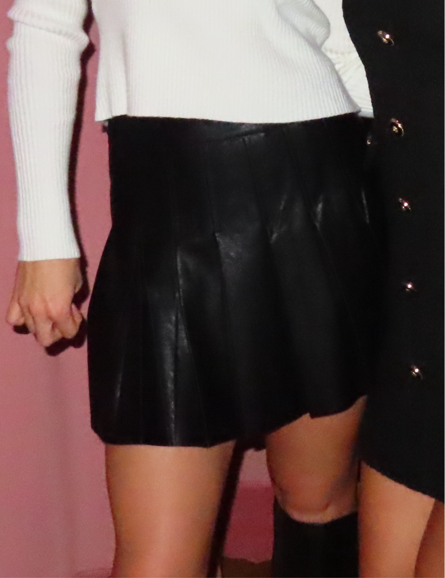 BLACK FAUX LEATHER FLARE SKIRT