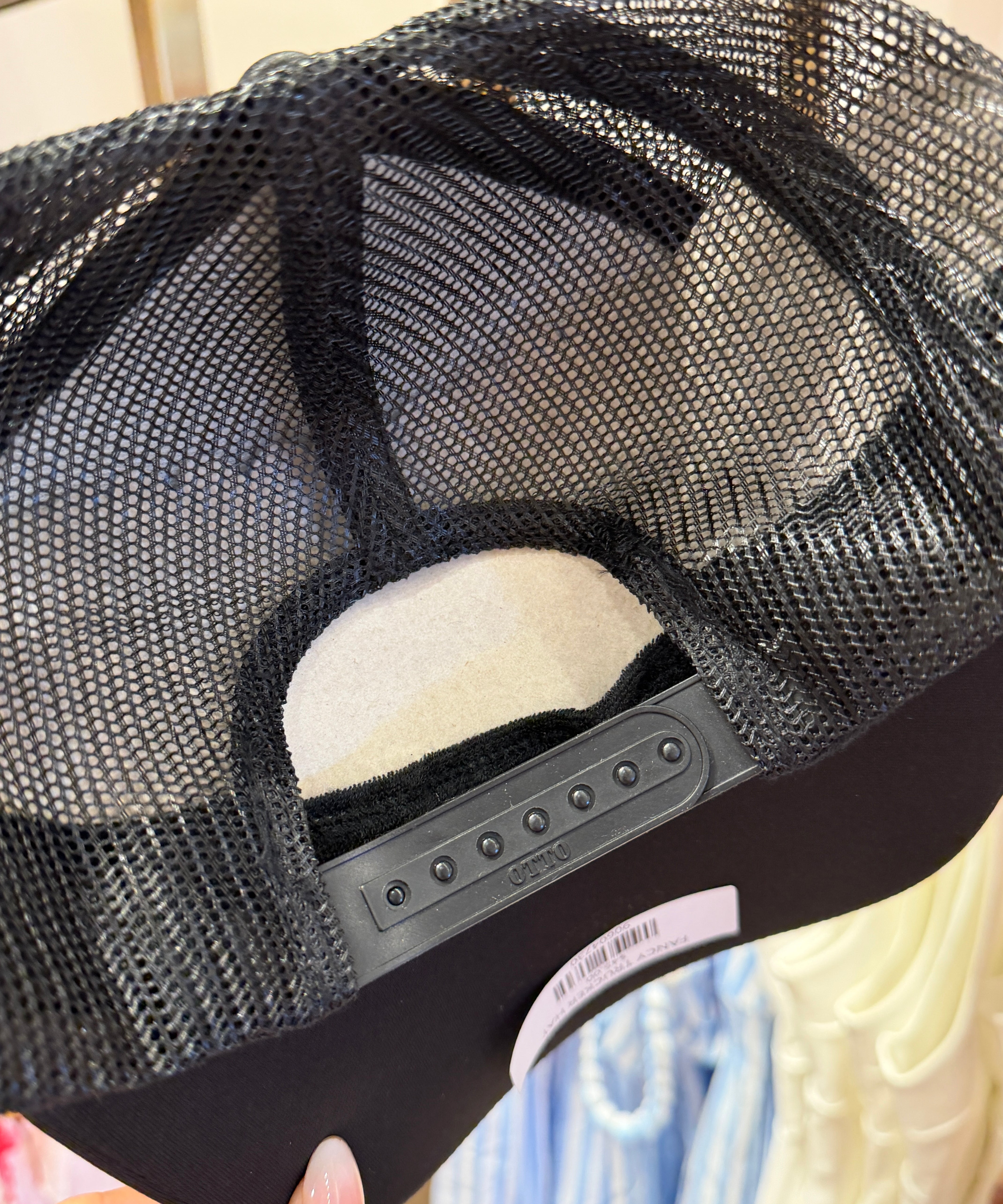 FANCY TRUCKER HAT