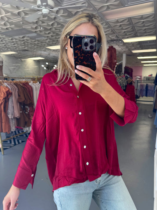 BURGUNDY SOLID BUTTON UP TOP