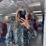 BLACK ANIMAL PRINT BUTTON UP BLOUSE