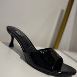 BLACK KITTEN HEEL