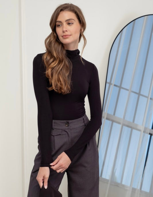 BLACK SOLID TURTLENECK LONG SLEEVE KNIT TOP