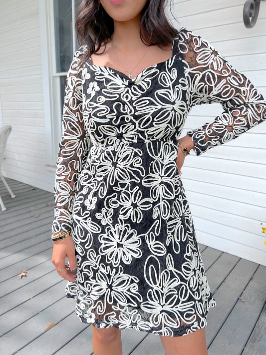 FLORAL EMBROIDERED LONGSLEEVE DRESS