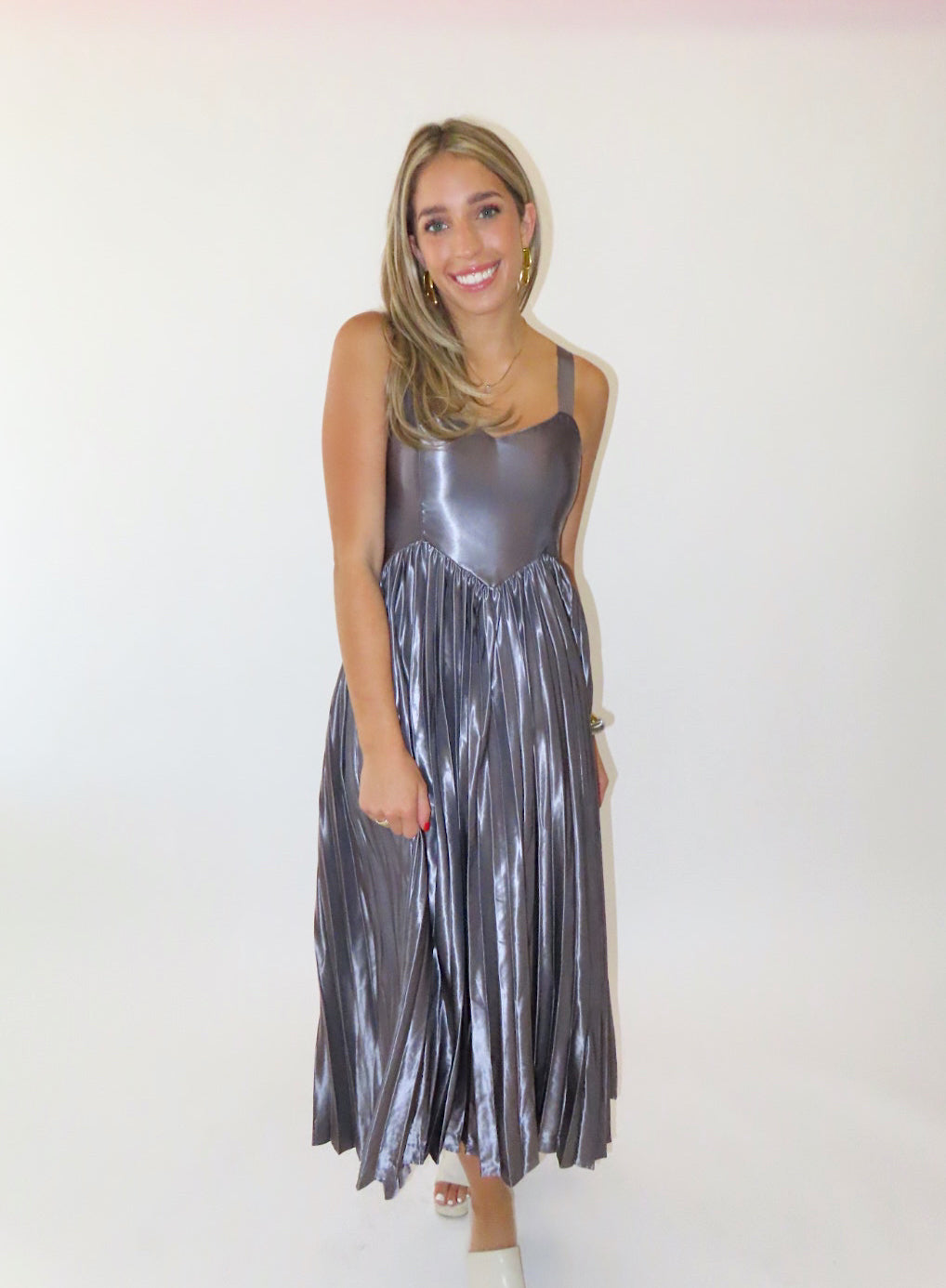 SILVER MIDI PLEATED FLOW DRESS