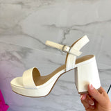 WHITE STRAP PLATFORM HEEL (size 6.5 left)