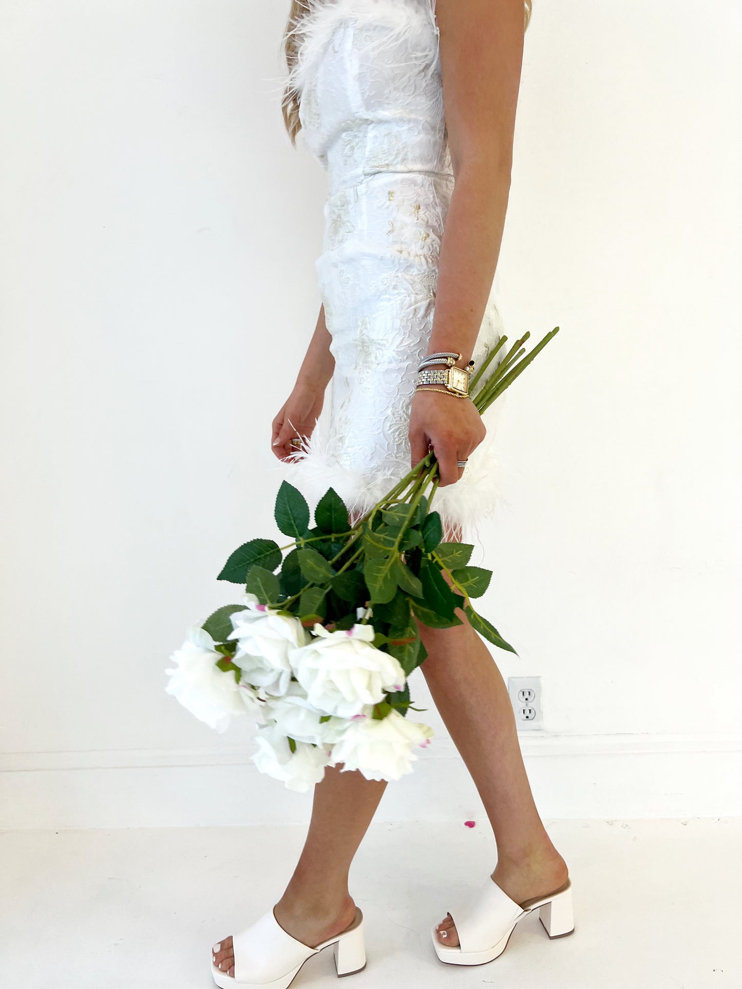 WHITE FLORAL AND FEATHER STRAPLESS DRESS