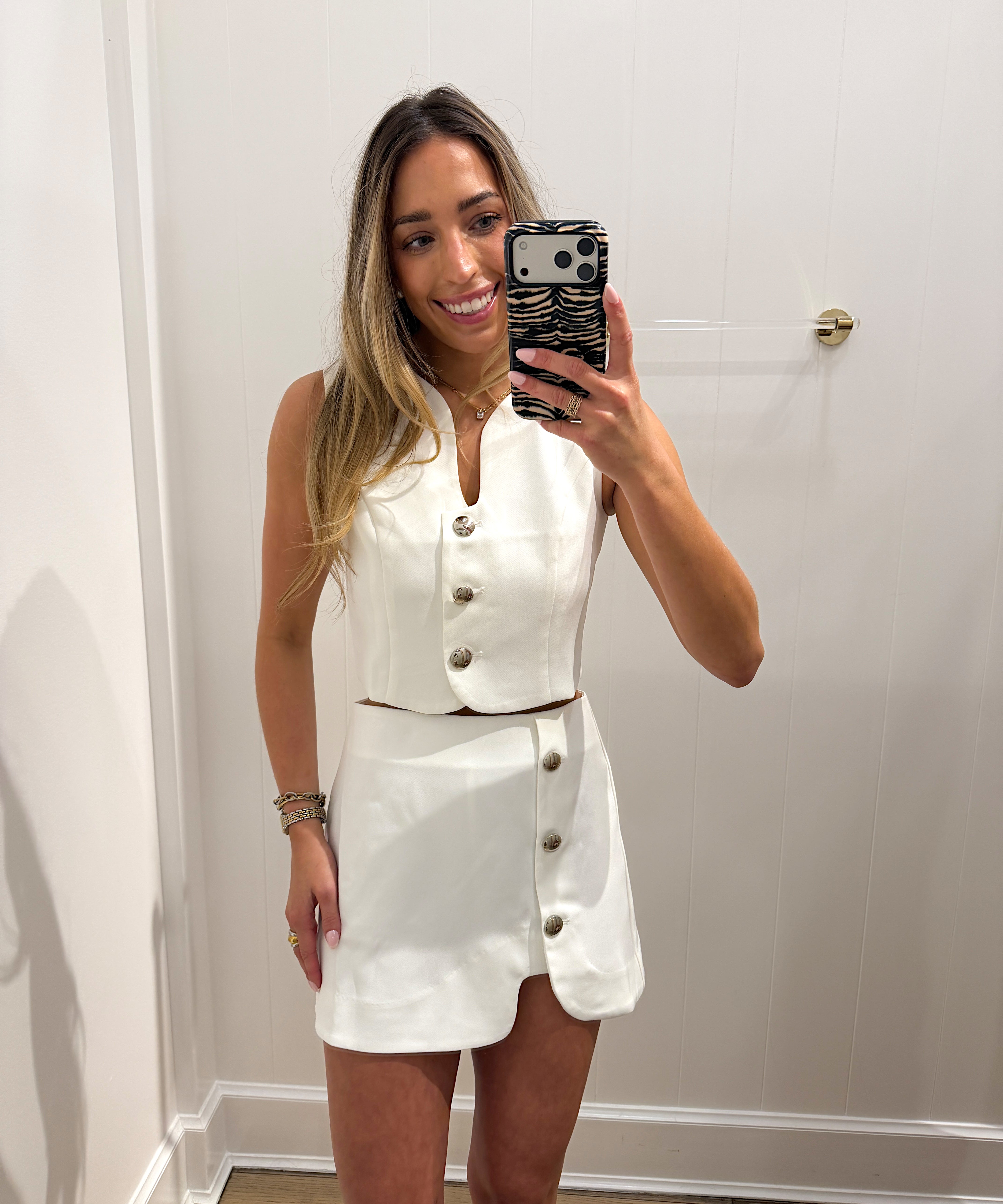 WHITE GOLD BUTTON SKORT SET