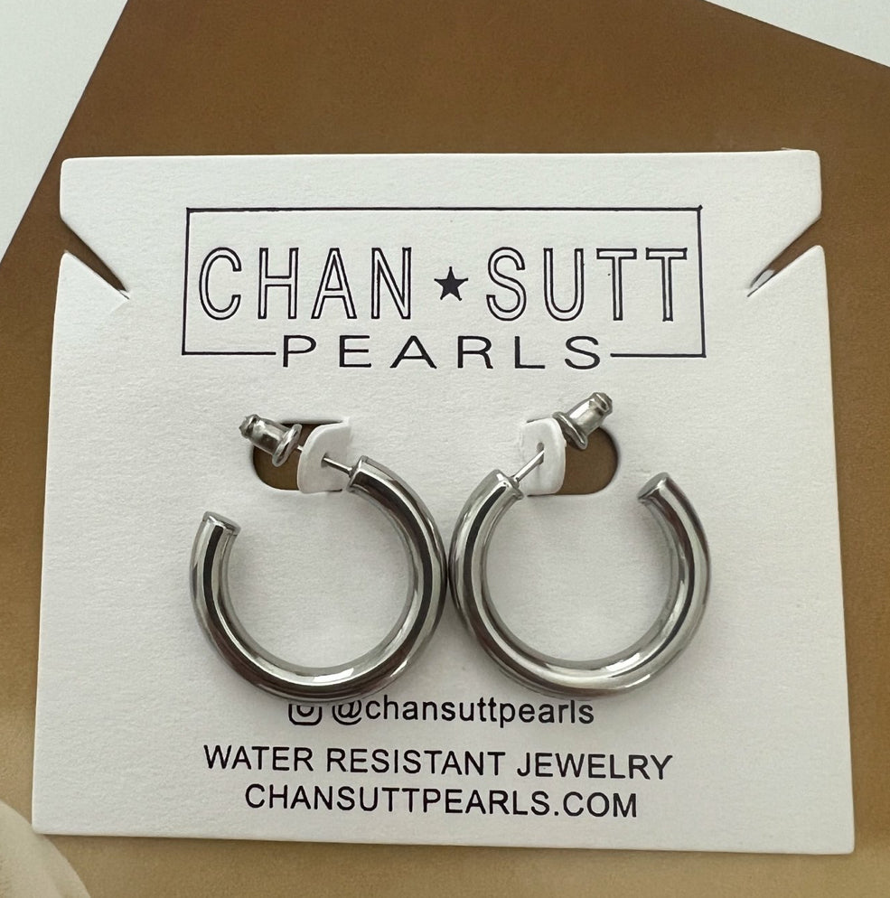 SMALL SILVER HOOPS