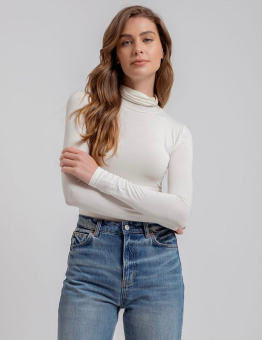 CREAM SOLID TURTLENECK LONG SLEEVE KNIT TOP