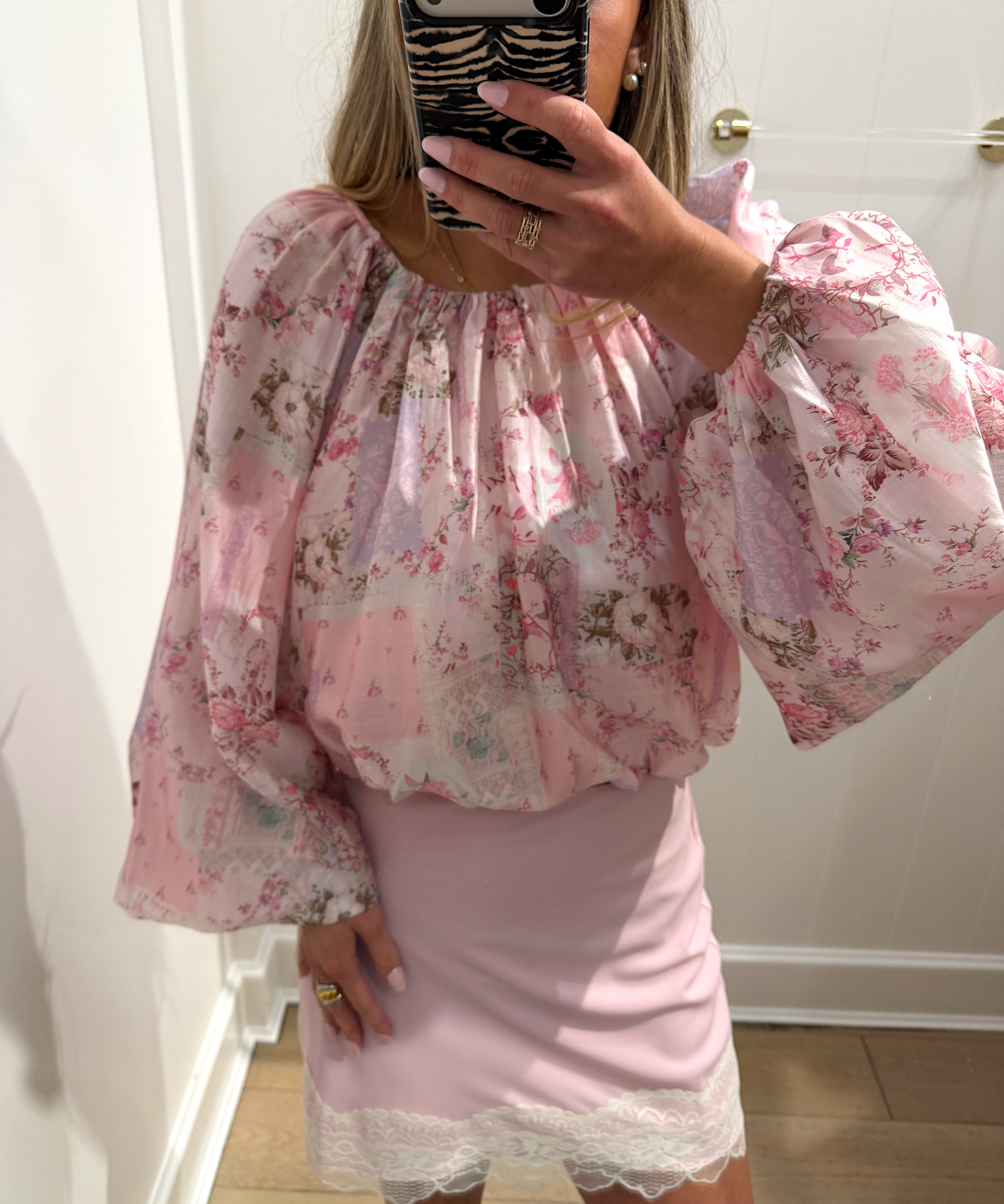 PINK BECCA LACE CHIFFON MINI SKIRT