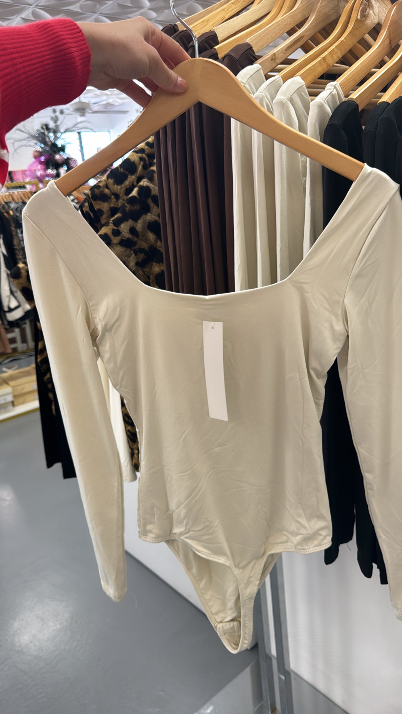 BEIGE SEAMLESS SQUARE NECK BODYSUIT