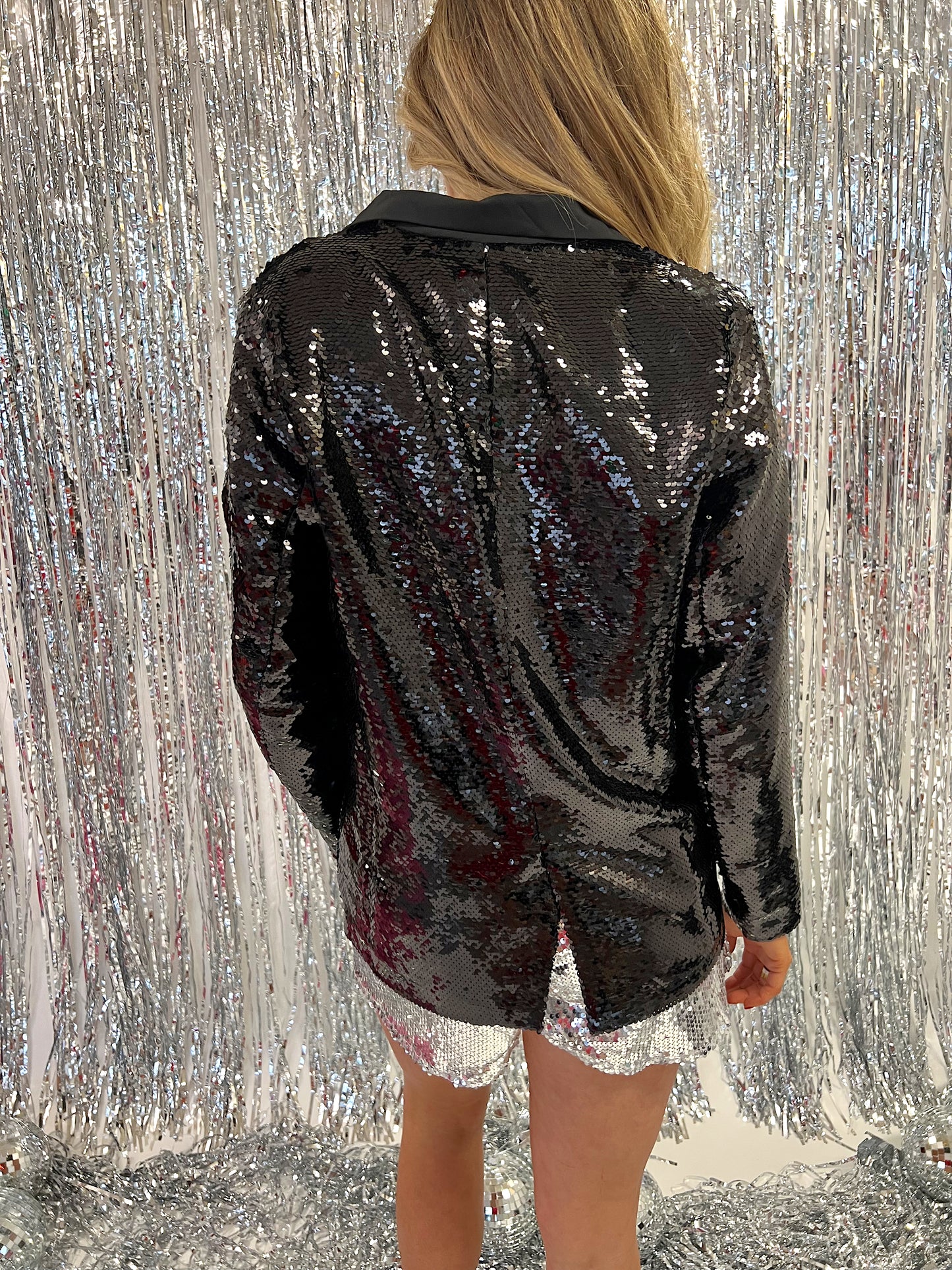 BLACK SEQUIN BLAZER