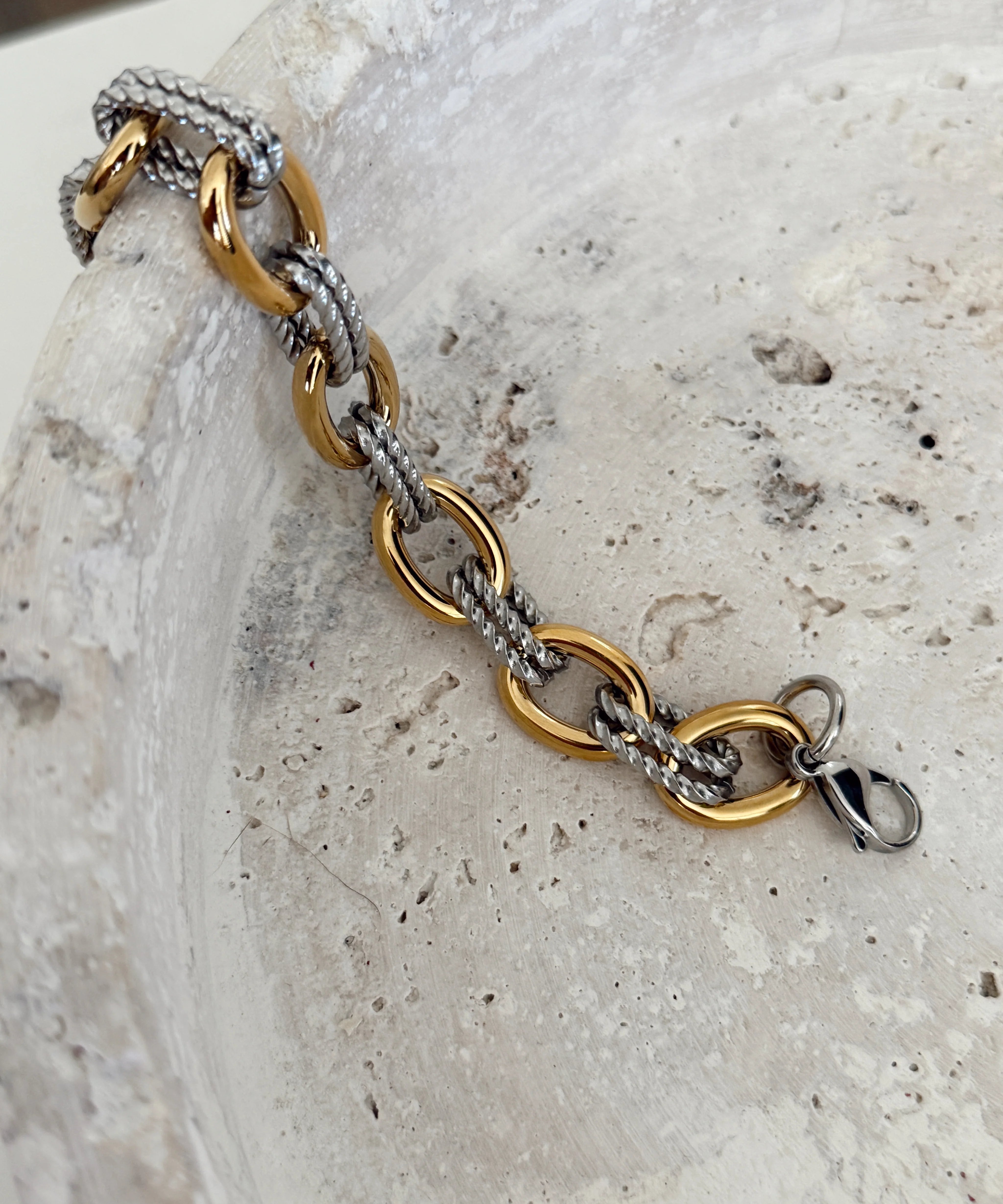 MARGO BRACELET - CHAN SUTT