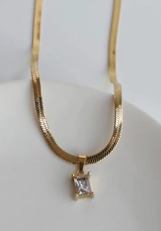 WHITE DIAMOND NECKLACE