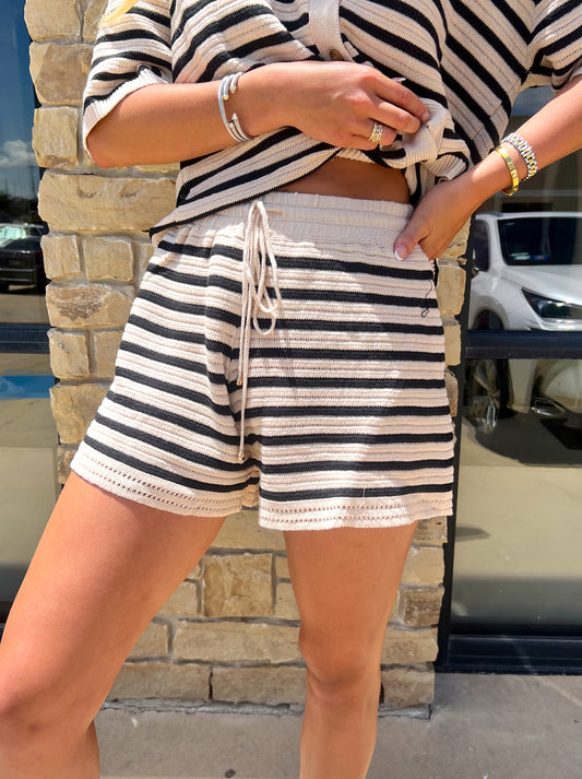 BEIGE STRIPED SHORTS